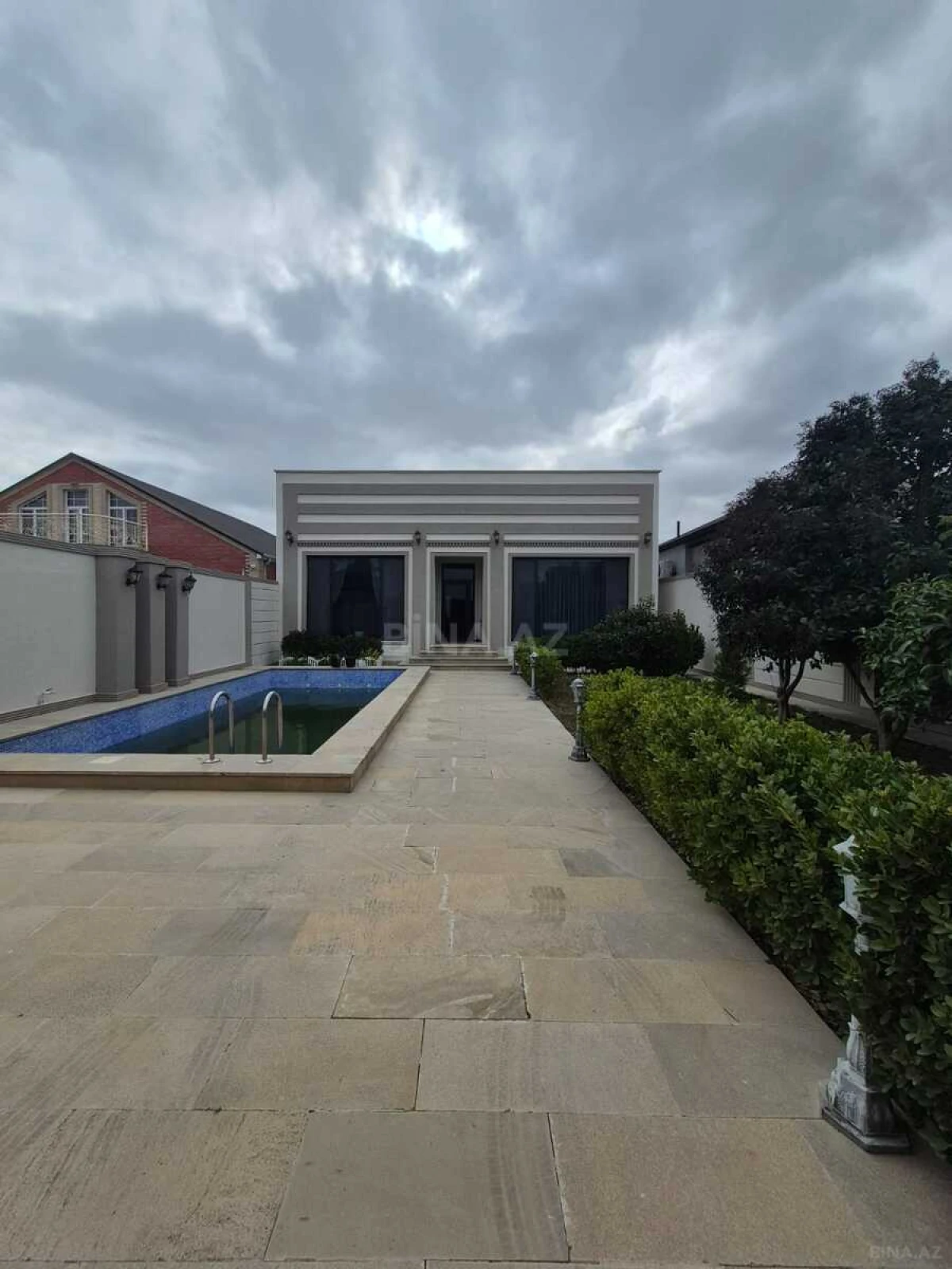 Satılır 4 otaqlı həyət evi 180 m²