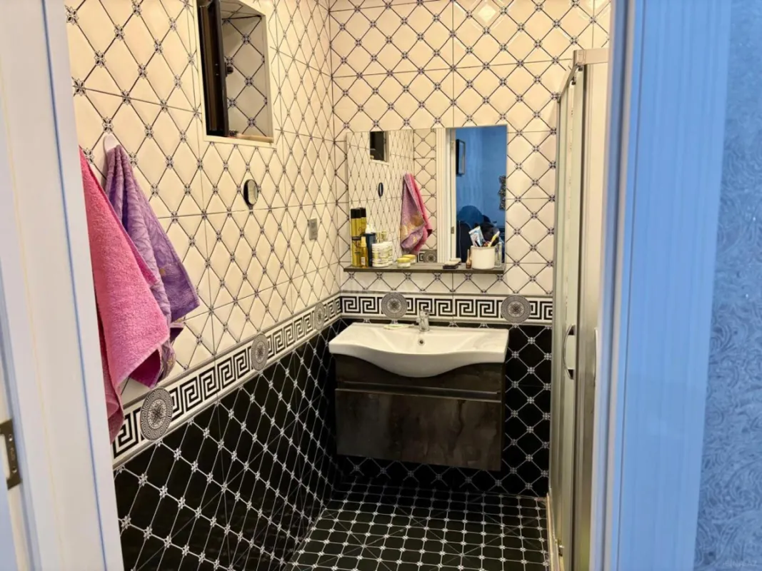 Satılır 4 otaqlı həyət evi 180 m²