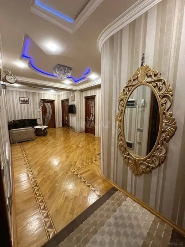 Satılır 3 otaqlı mənzil 160 m²