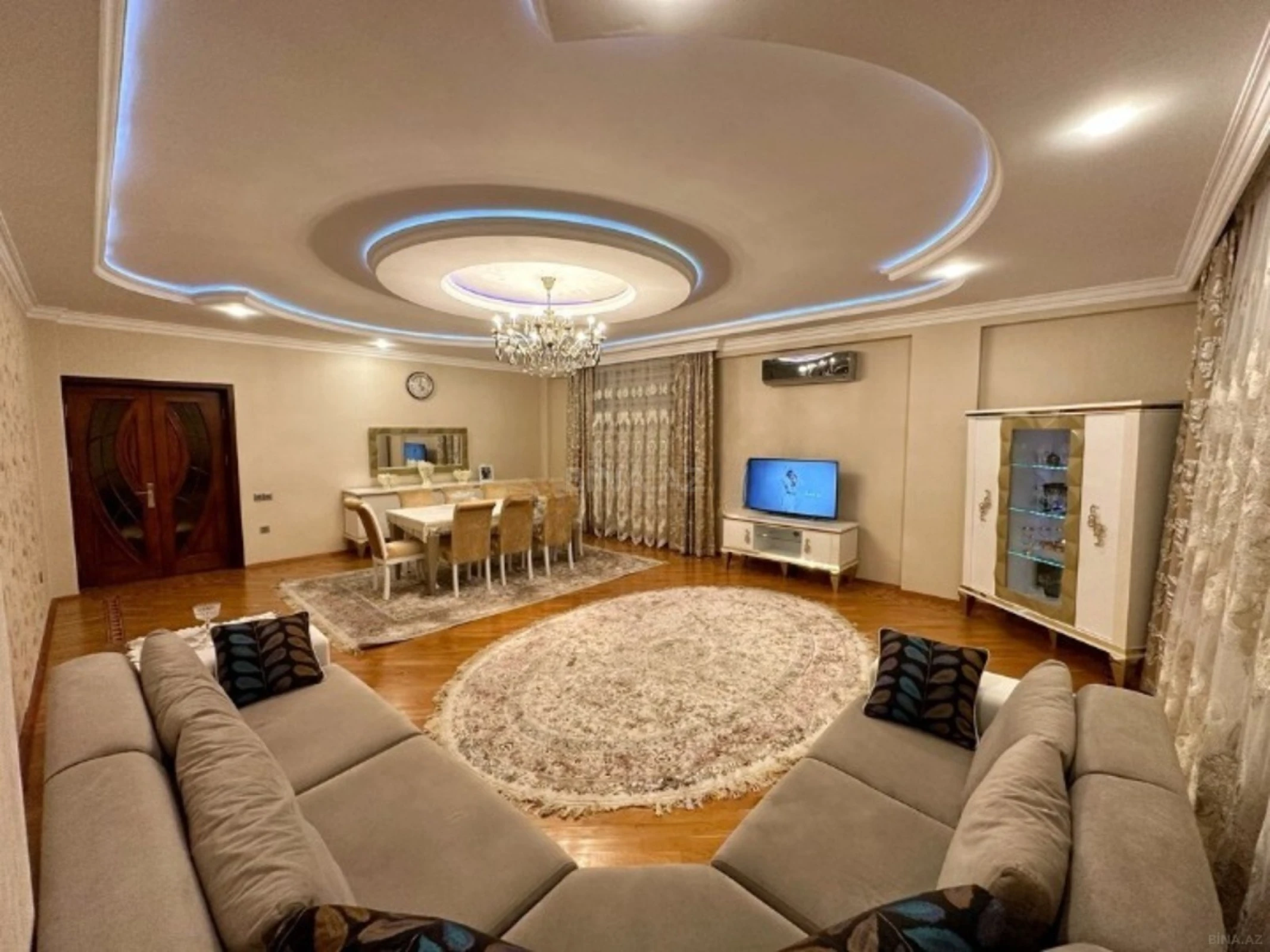 Satılır 3 otaqlı mənzil 160 m²