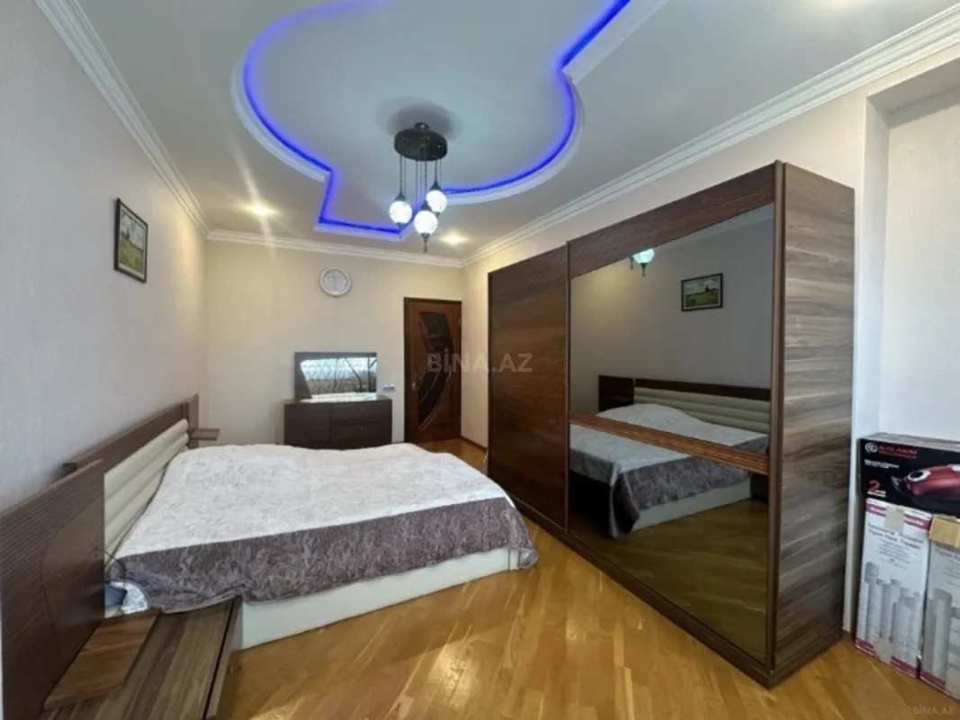 Satılır 3 otaqlı mənzil 160 m²