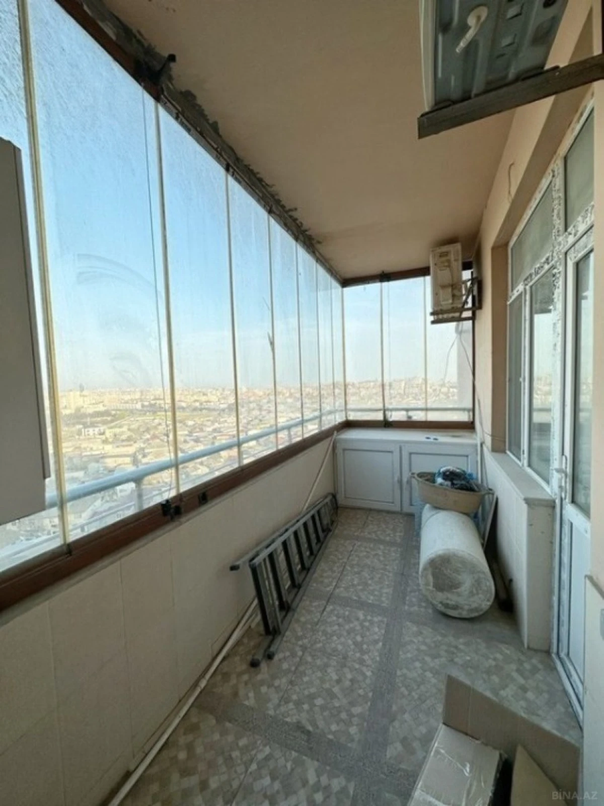 Satılır 3 otaqlı mənzil 160 m²