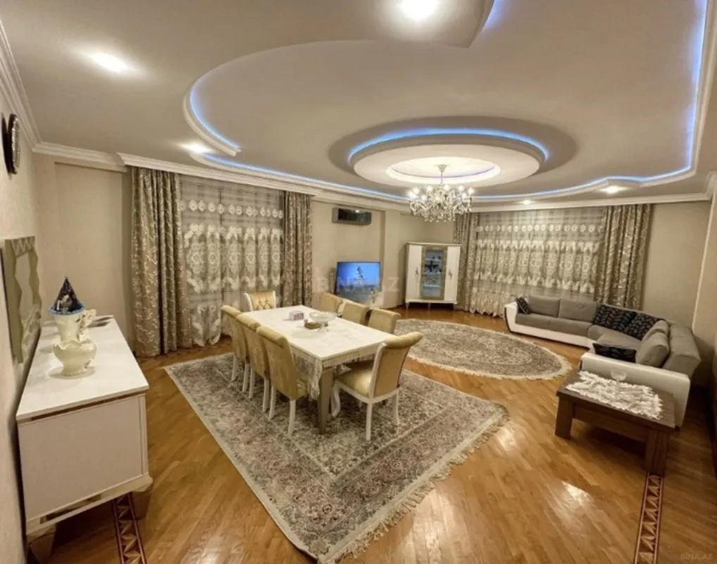 Satılır 3 otaqlı mənzil 160 m²
