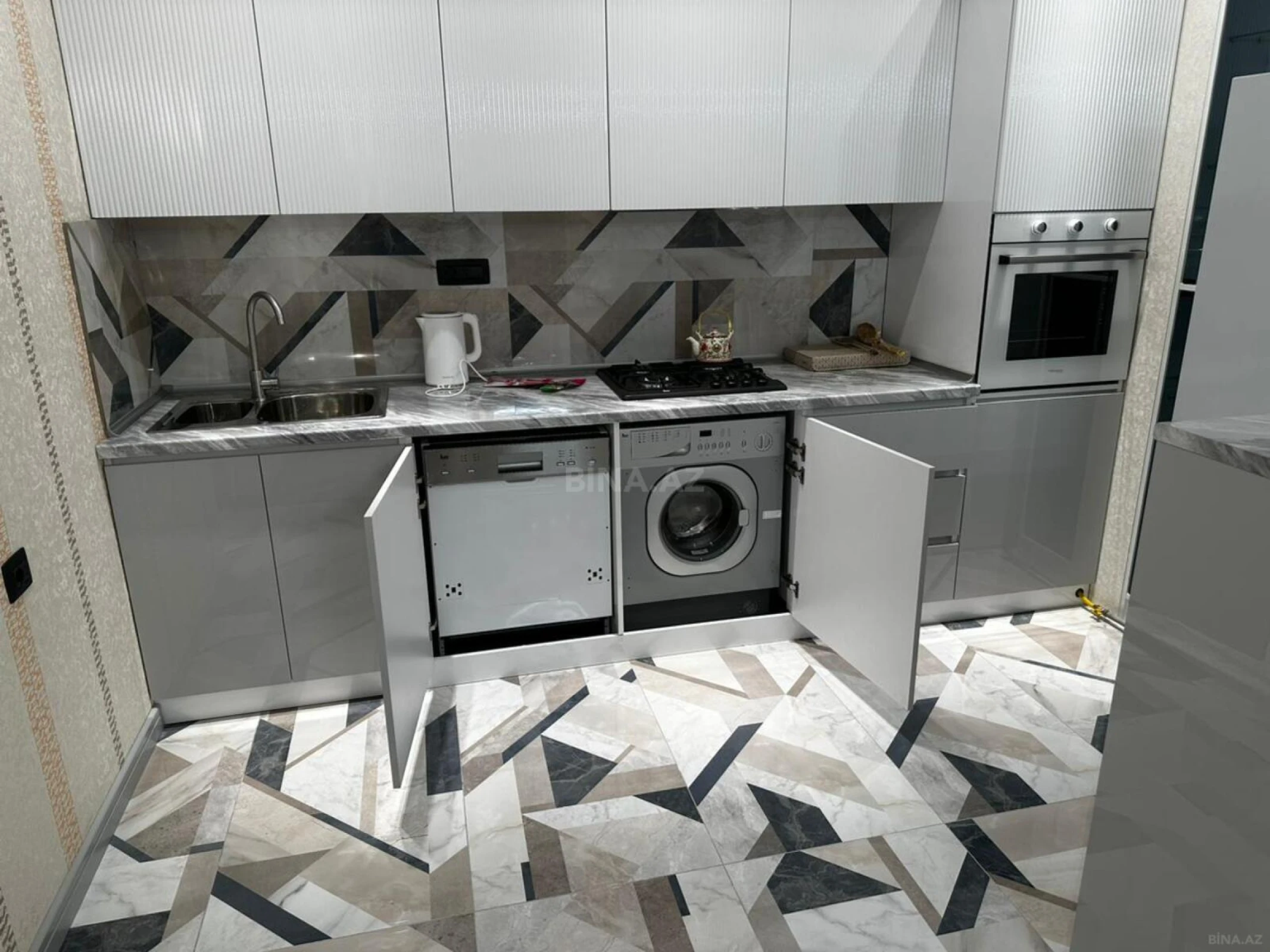 Kirayə verilir 2 otaqlı mənzil 68 m²