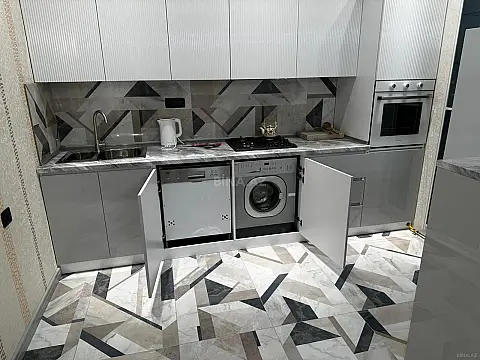 Kirayə verilir 2 otaqlı mənzil 68 m²