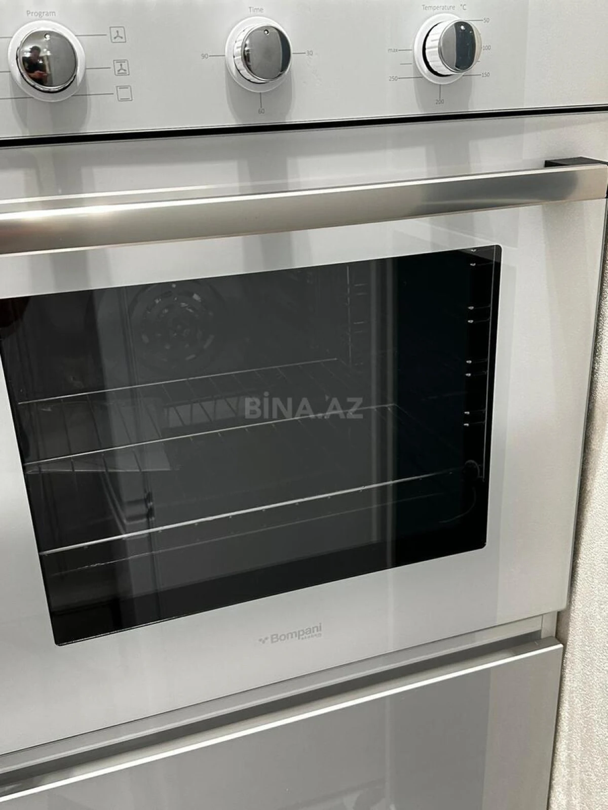 Kirayə verilir 2 otaqlı mənzil 68 m²