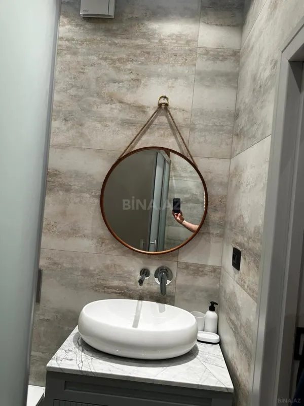 Kirayə verilir 2 otaqlı mənzil 68 m²