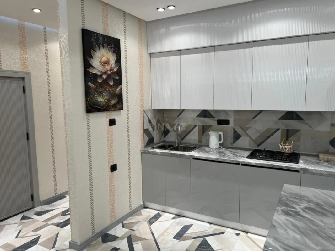 Kirayə verilir 2 otaqlı mənzil 68 m²