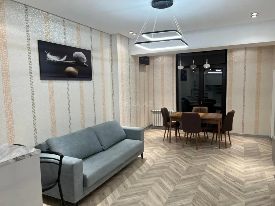 Kirayə verilir 2 otaqlı mənzil 68 m²