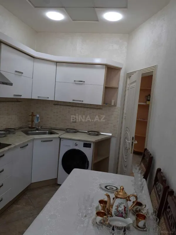 Kirayə verilir 2 otaqlı mənzil 85 m²