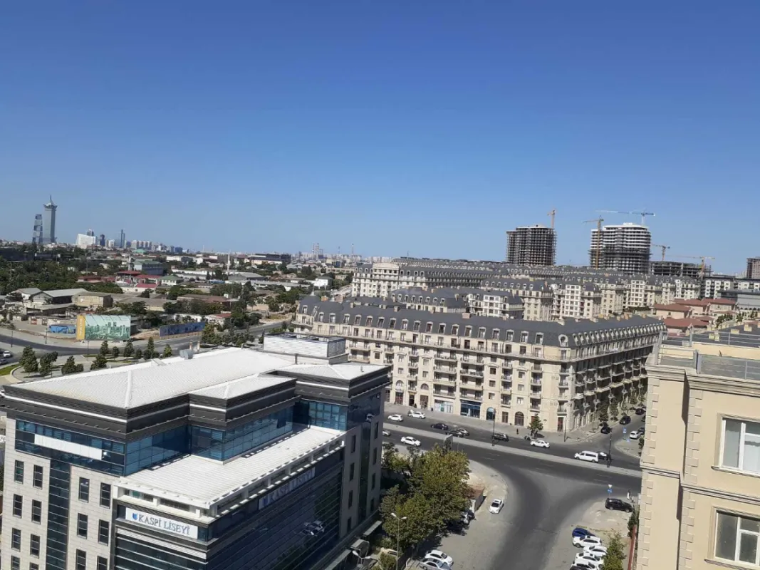 Kirayə verilir 2 otaqlı mənzil 85 m²