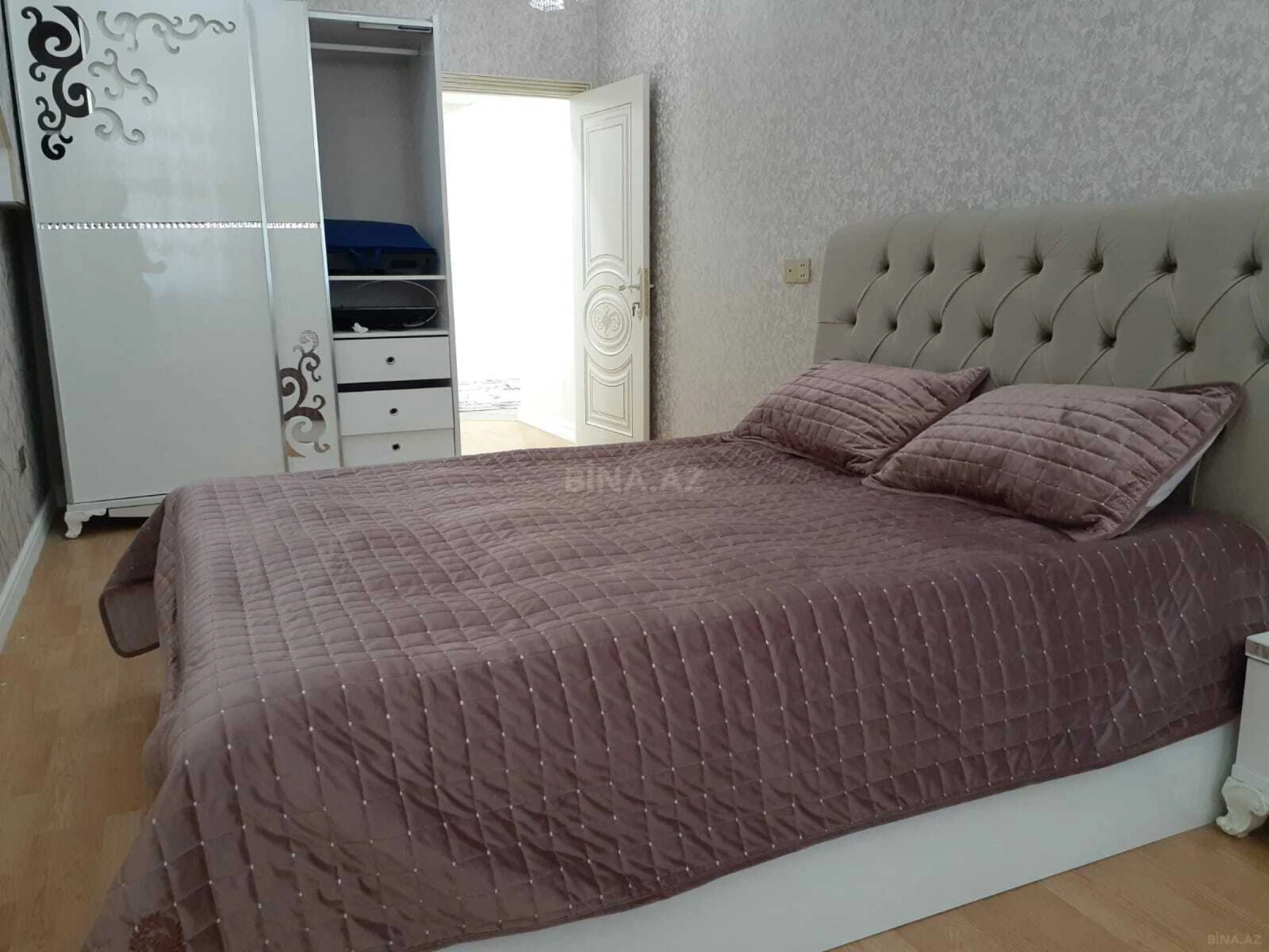 Kirayə verilir 2 otaqlı mənzil 85 m²