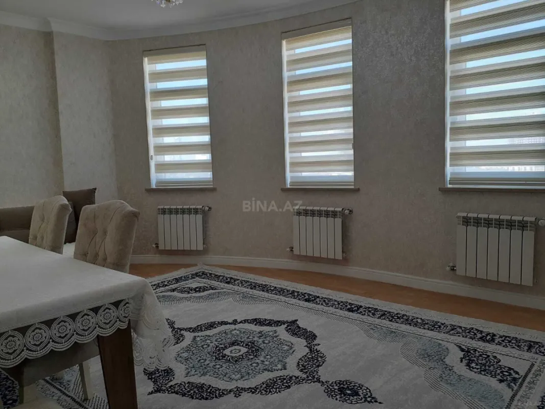 Kirayə verilir 2 otaqlı mənzil 85 m²