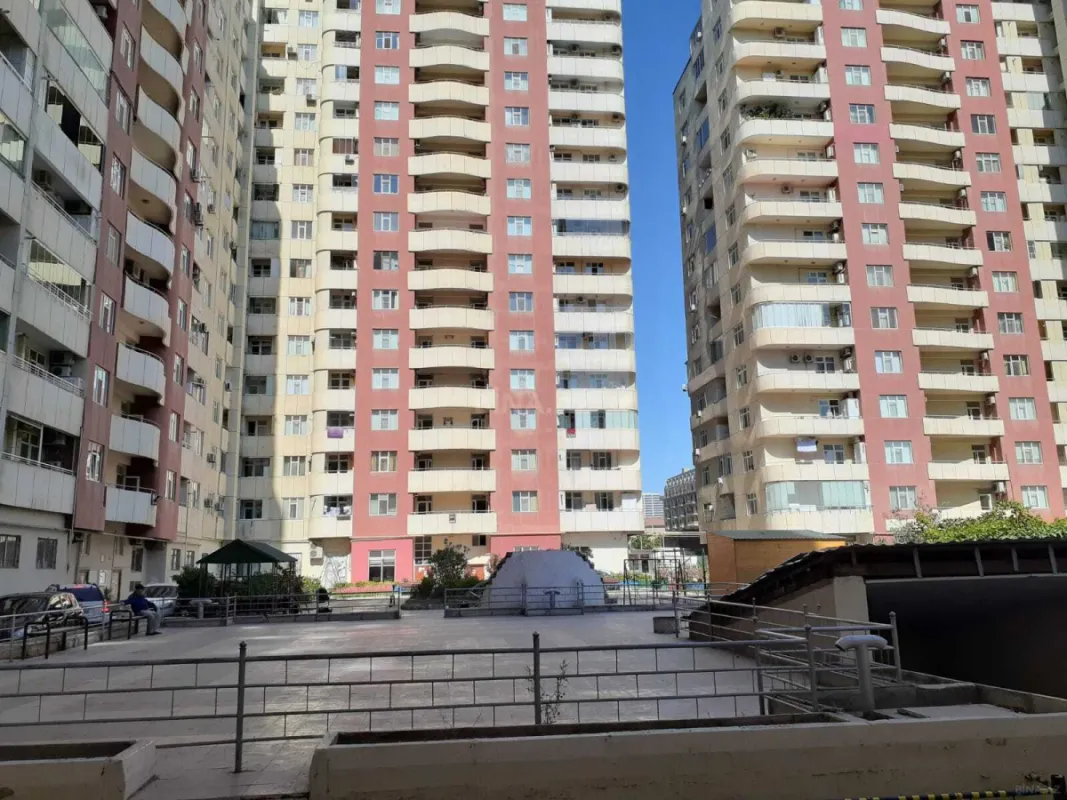 Kirayə verilir 2 otaqlı mənzil 85 m²
