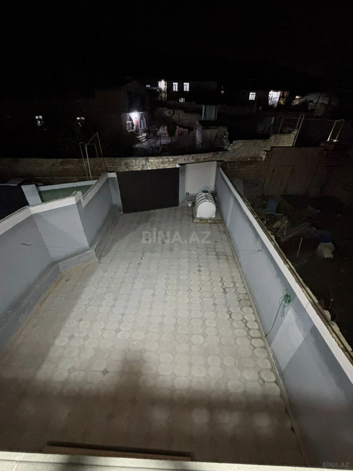 Satılır 5 otaqlı həyət evi 158 m²