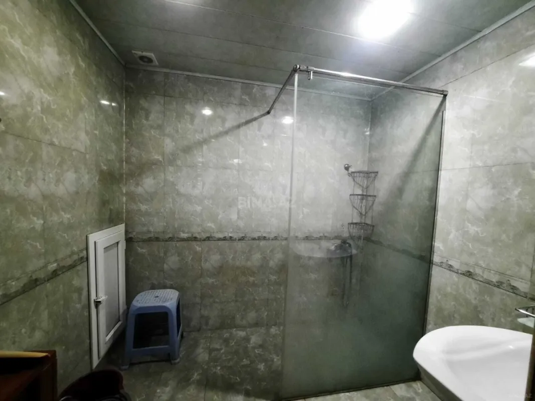 Kirayə verilir 3 otaqlı mənzil 124 m²