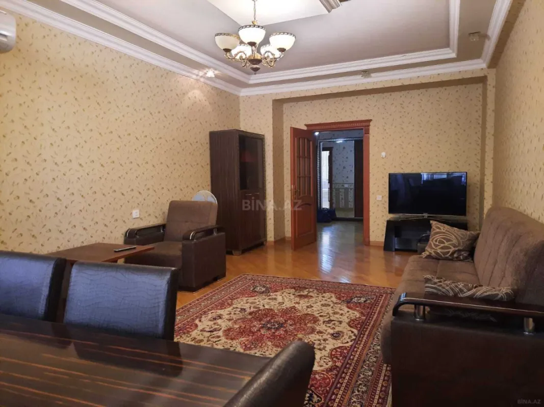 Kirayə verilir 3 otaqlı mənzil 124 m²