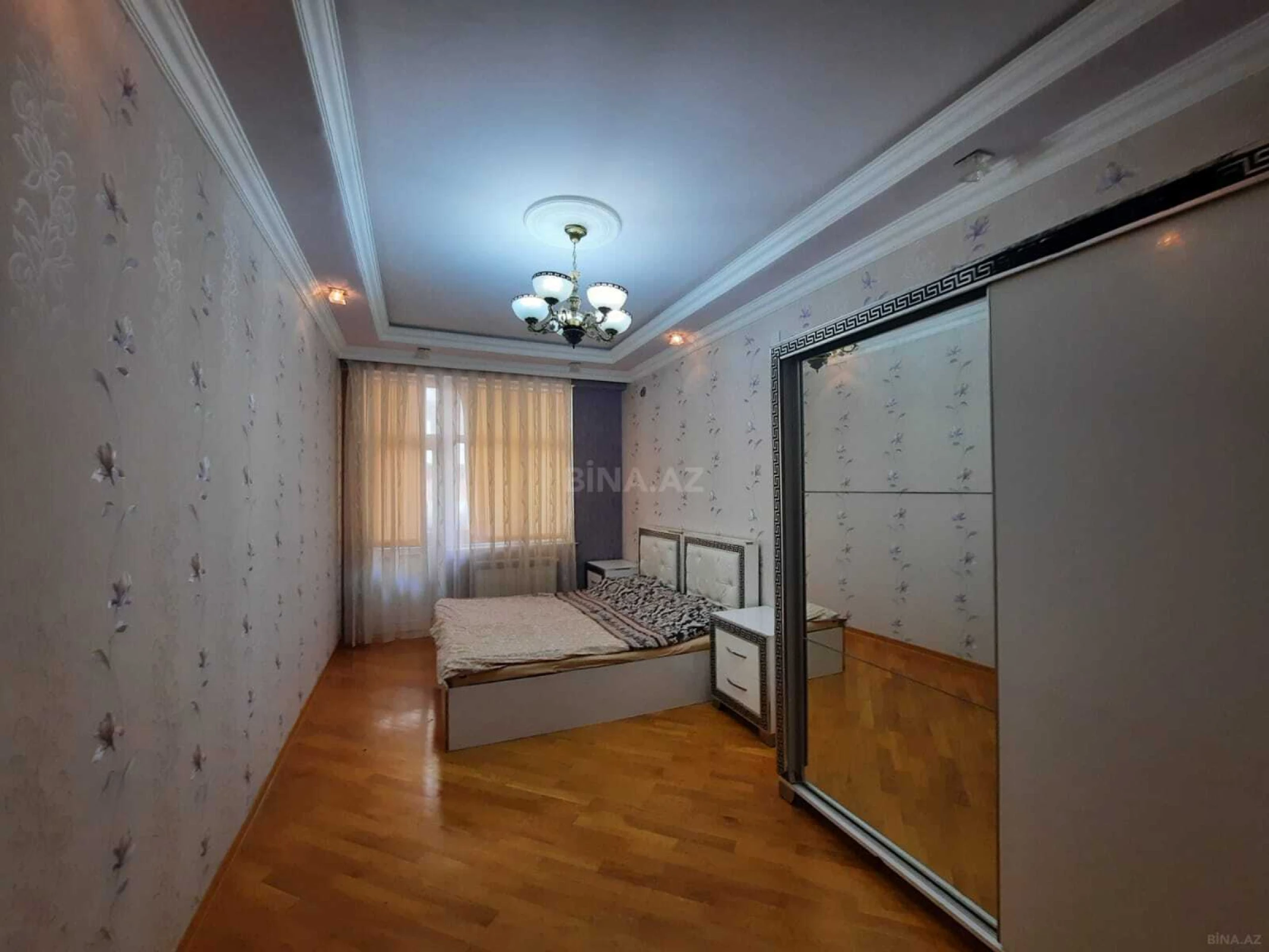 Kirayə verilir 3 otaqlı mənzil 124 m²