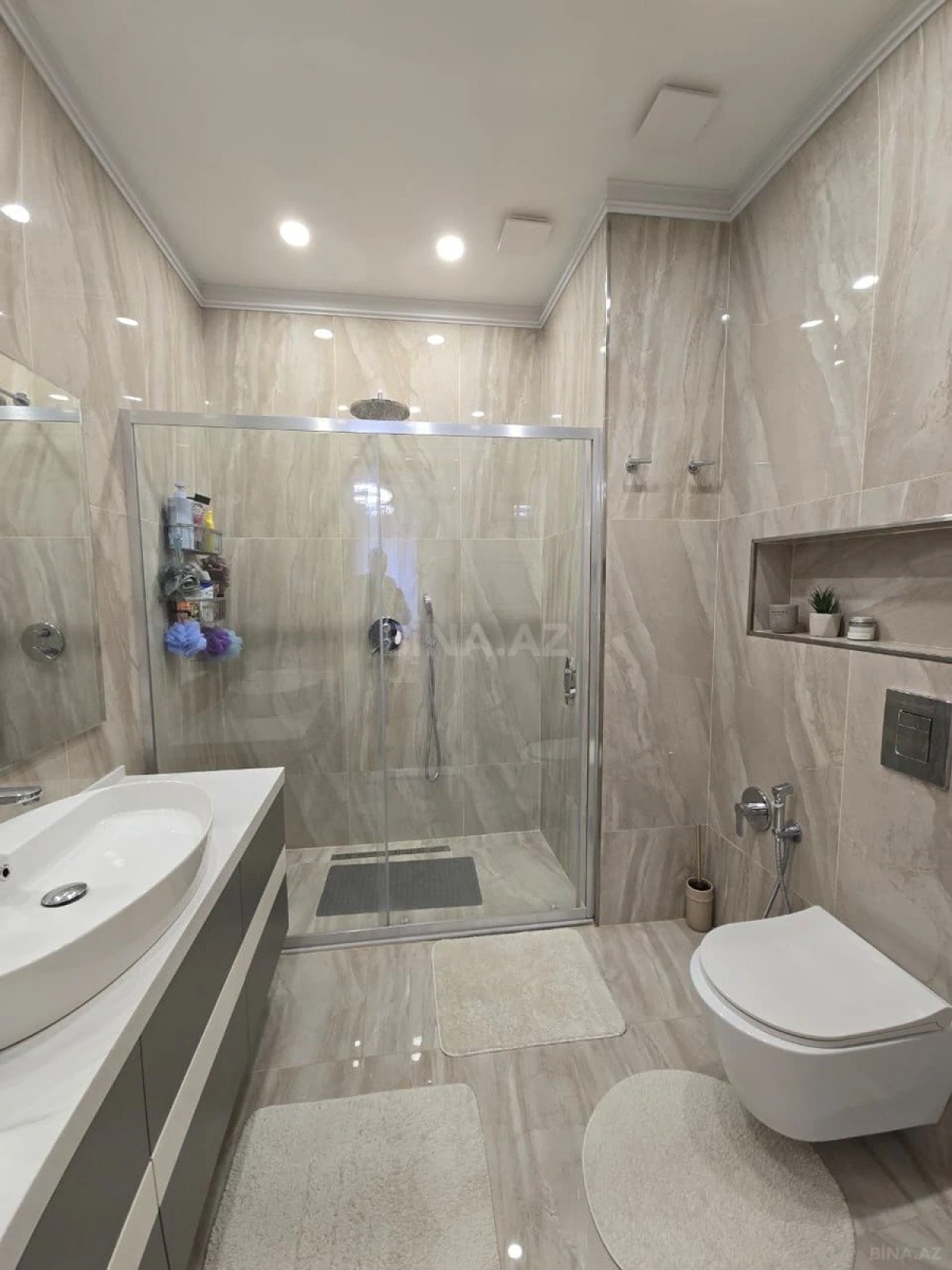 Satılır 4 otaqlı mənzil 179 m²
