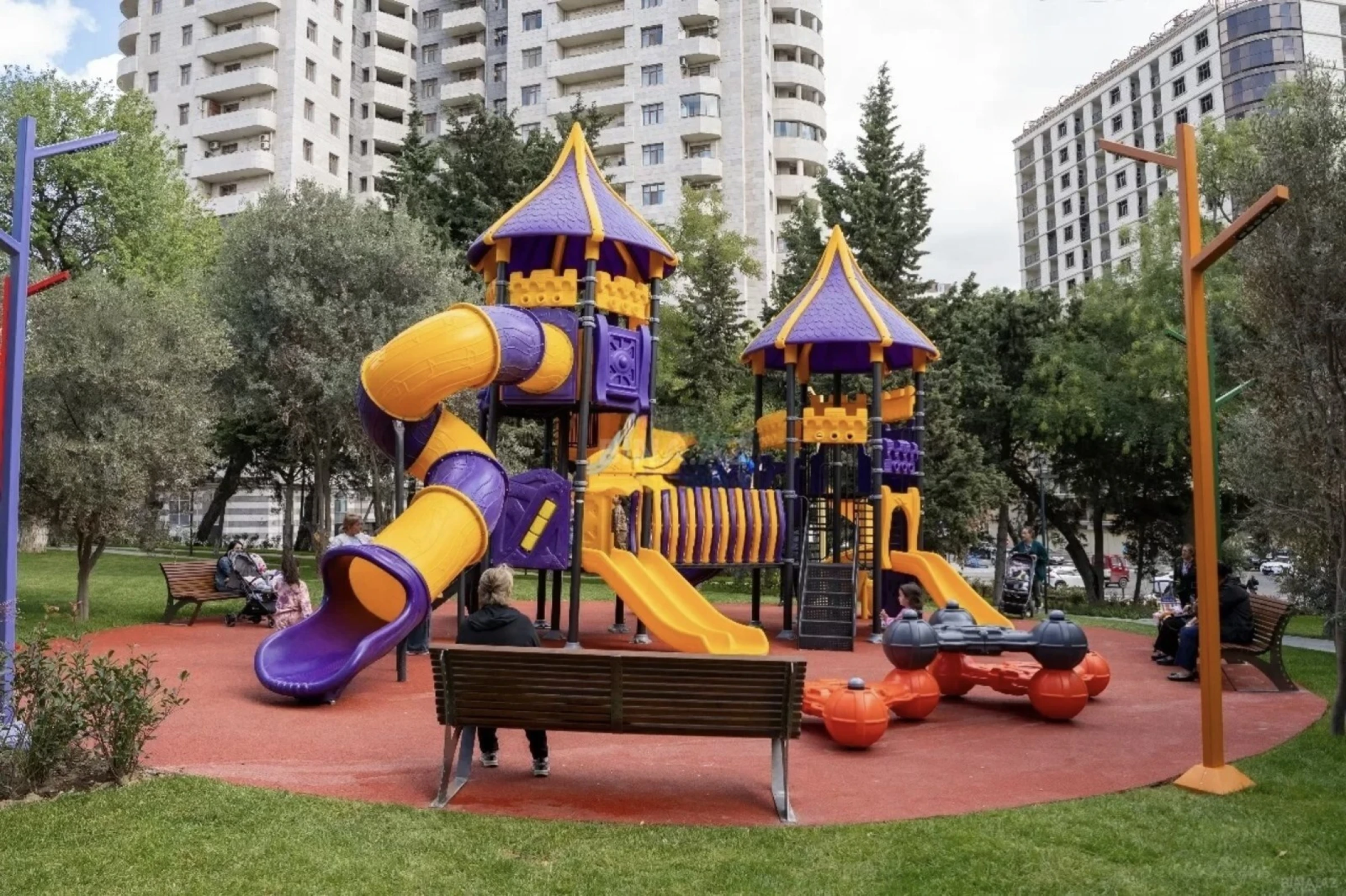 Satılır 2 otaqlı mənzil 44 m²