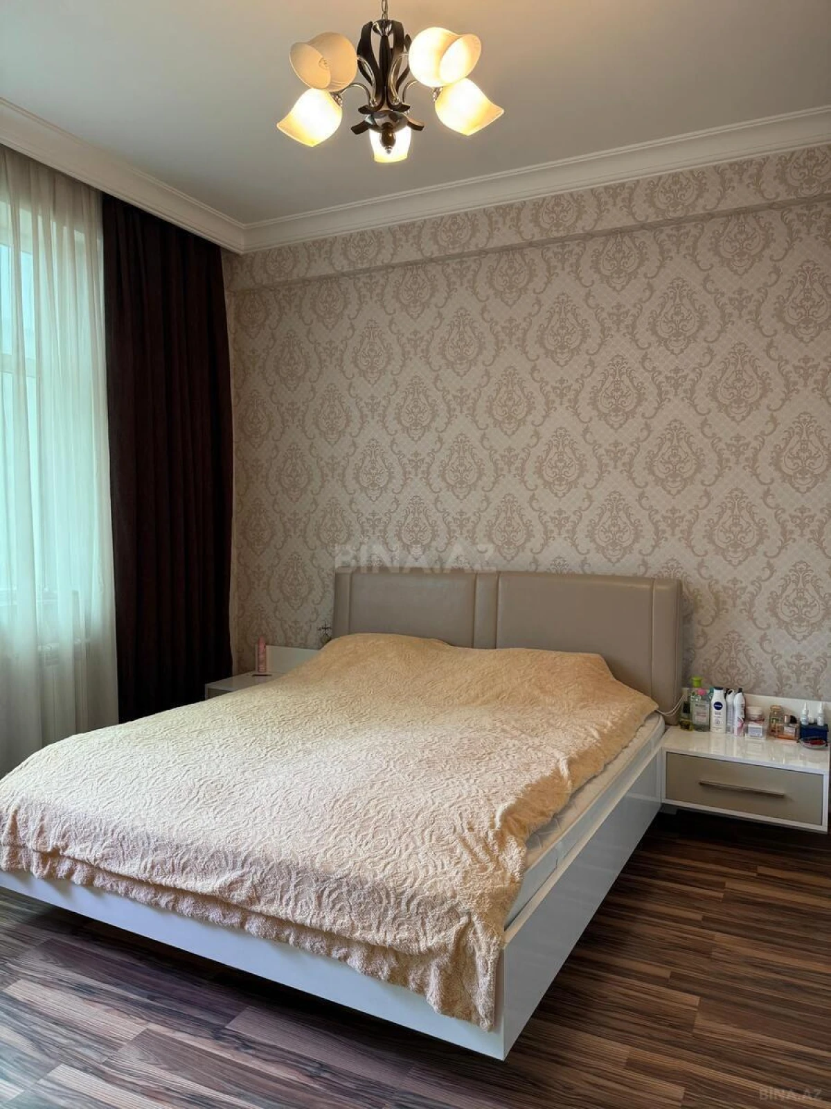 Satılır 2 otaqlı mənzil 100 m²