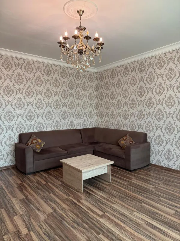 Satılır 2 otaqlı mənzil 100 m²
