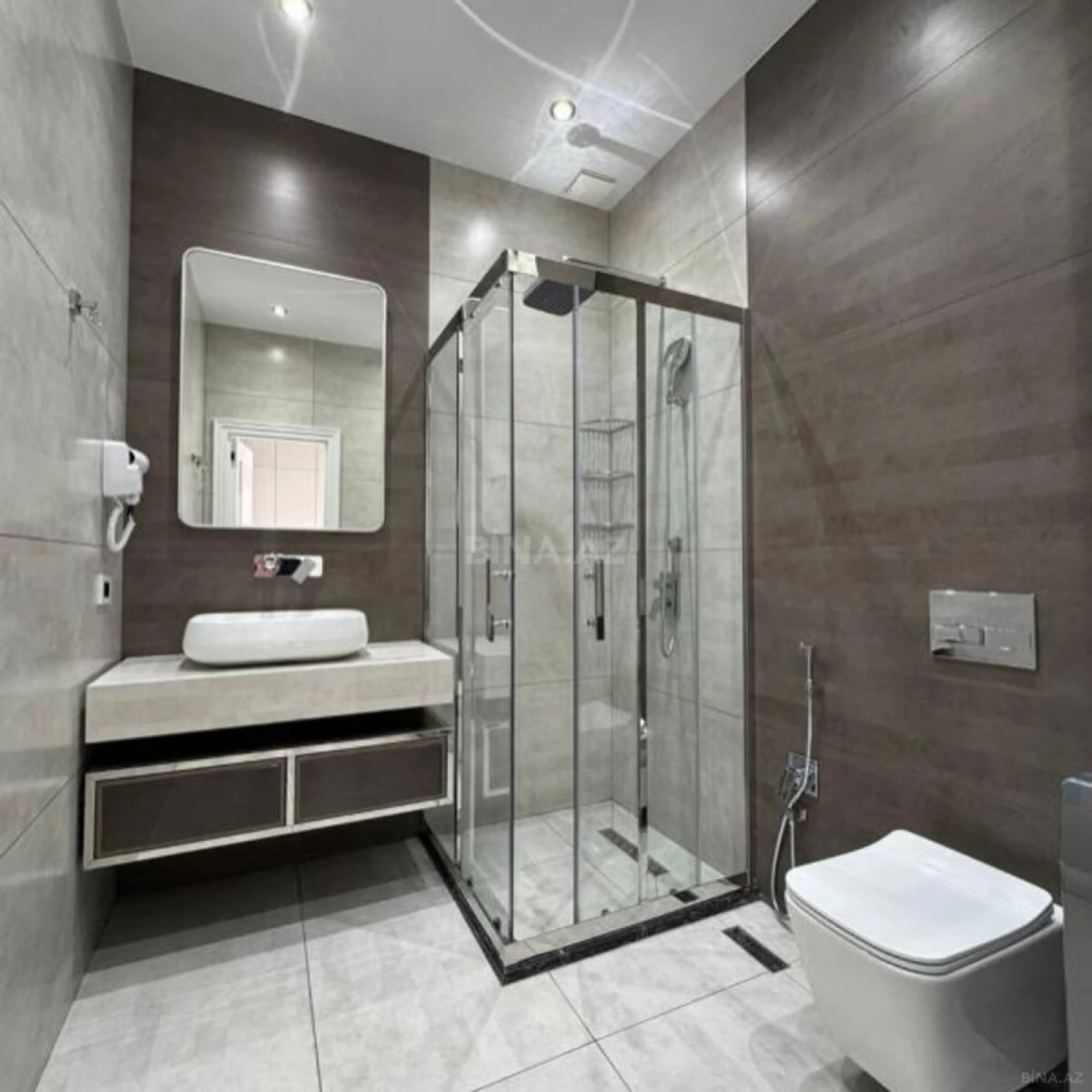 Satılır 2 otaqlı mənzil 68 m²