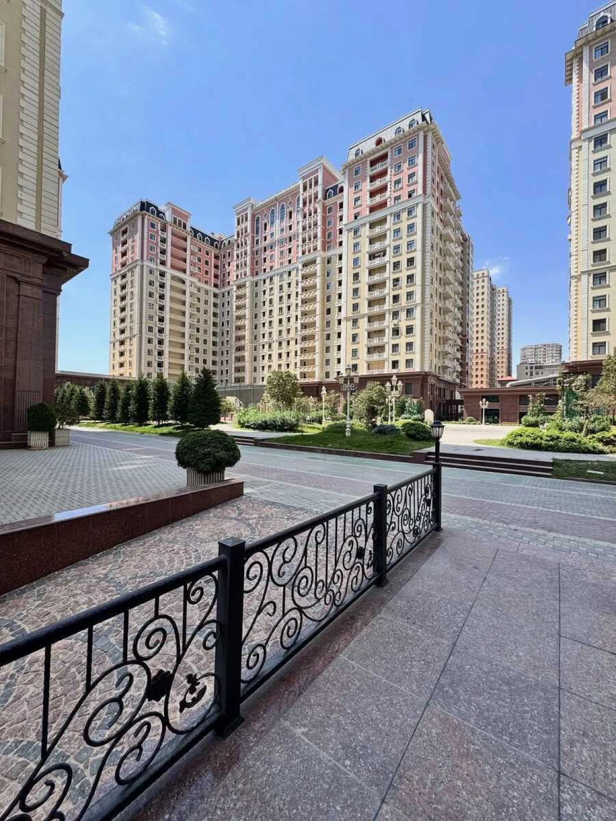 Satılır 2 otaqlı mənzil 68 m²