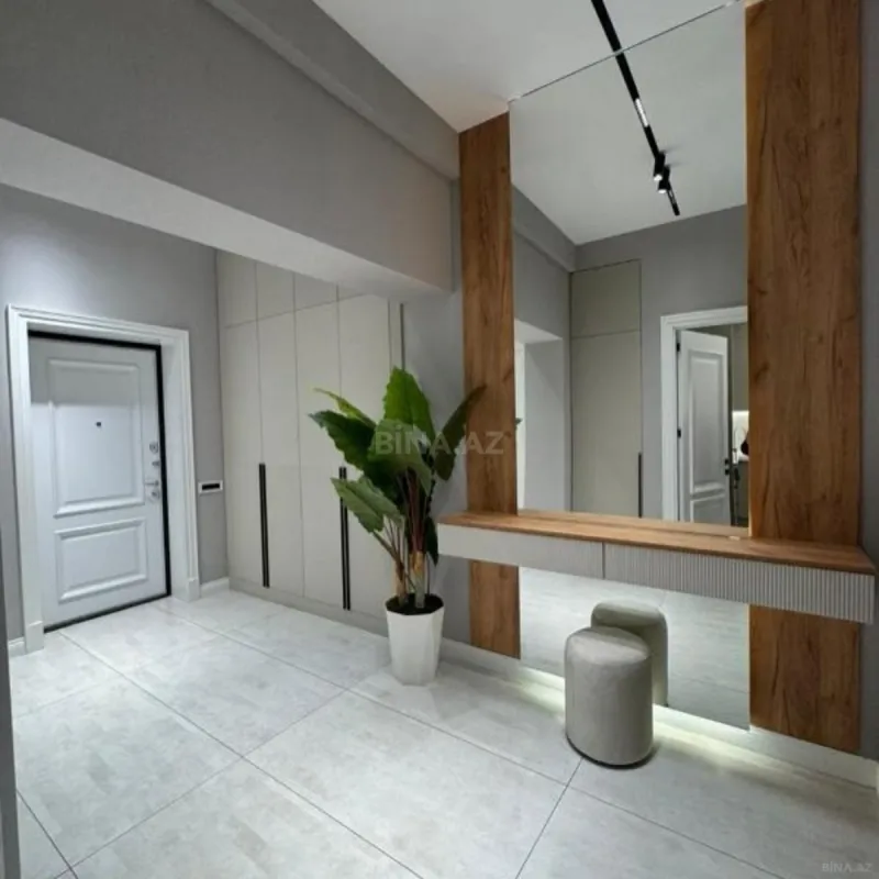 Satılır 2 otaqlı mənzil 68 m²