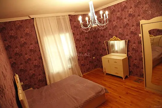 Satılır 3 otaqlı həyət evi 165 m²