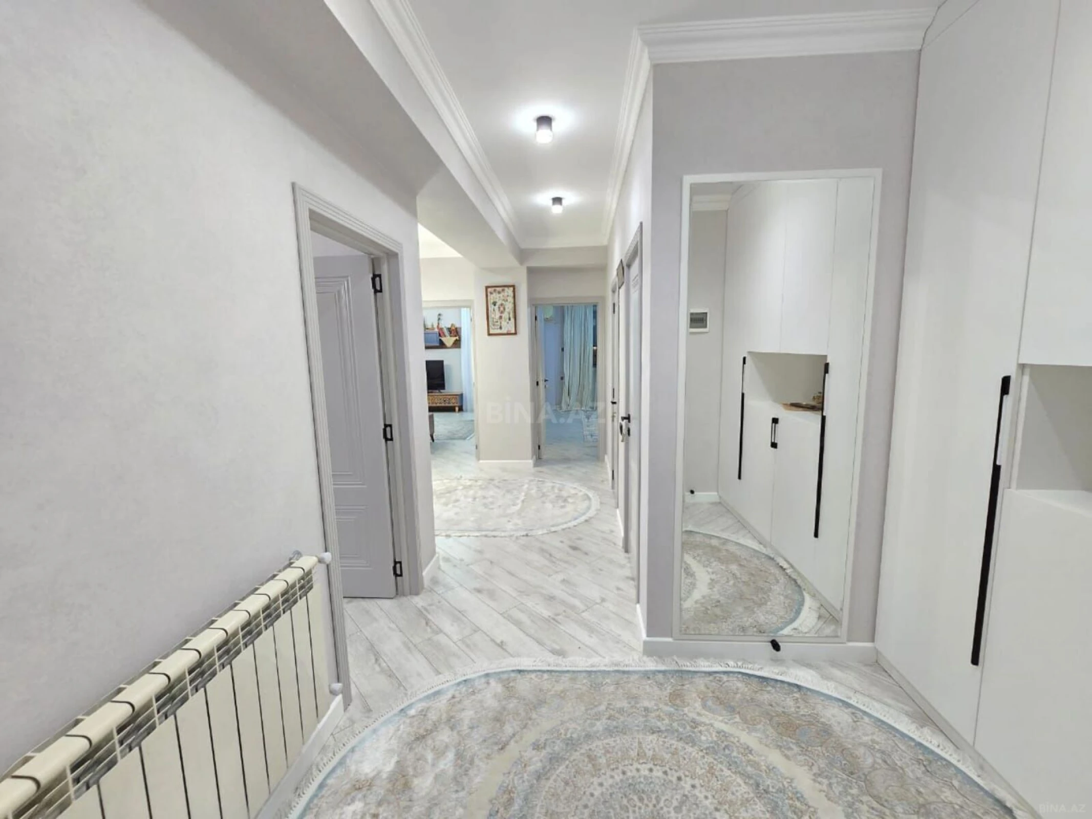 Satılır 3 otaqlı mənzil 127 m²