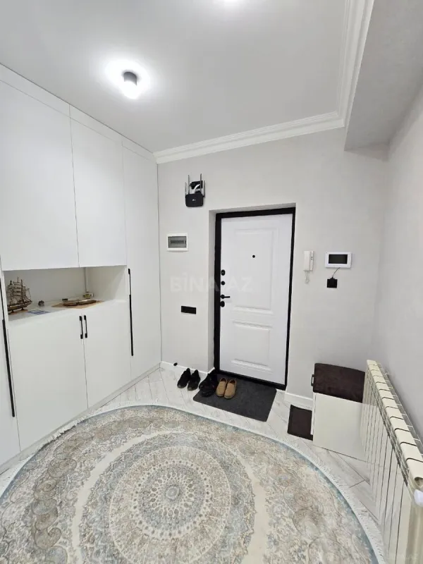 Satılır 3 otaqlı mənzil 127 m²