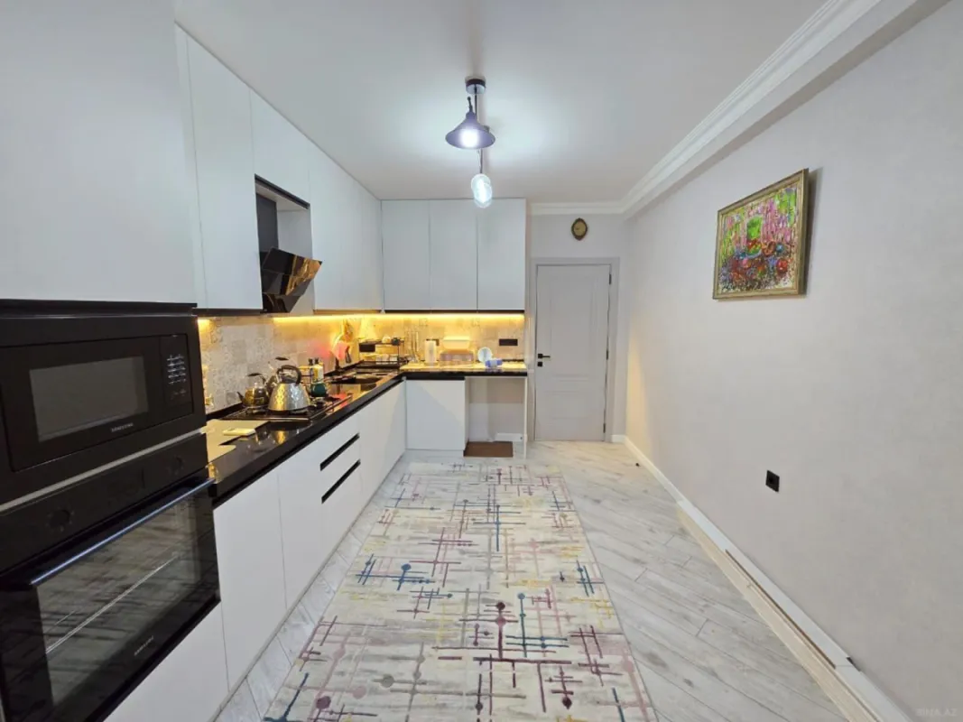 Satılır 3 otaqlı mənzil 127 m²