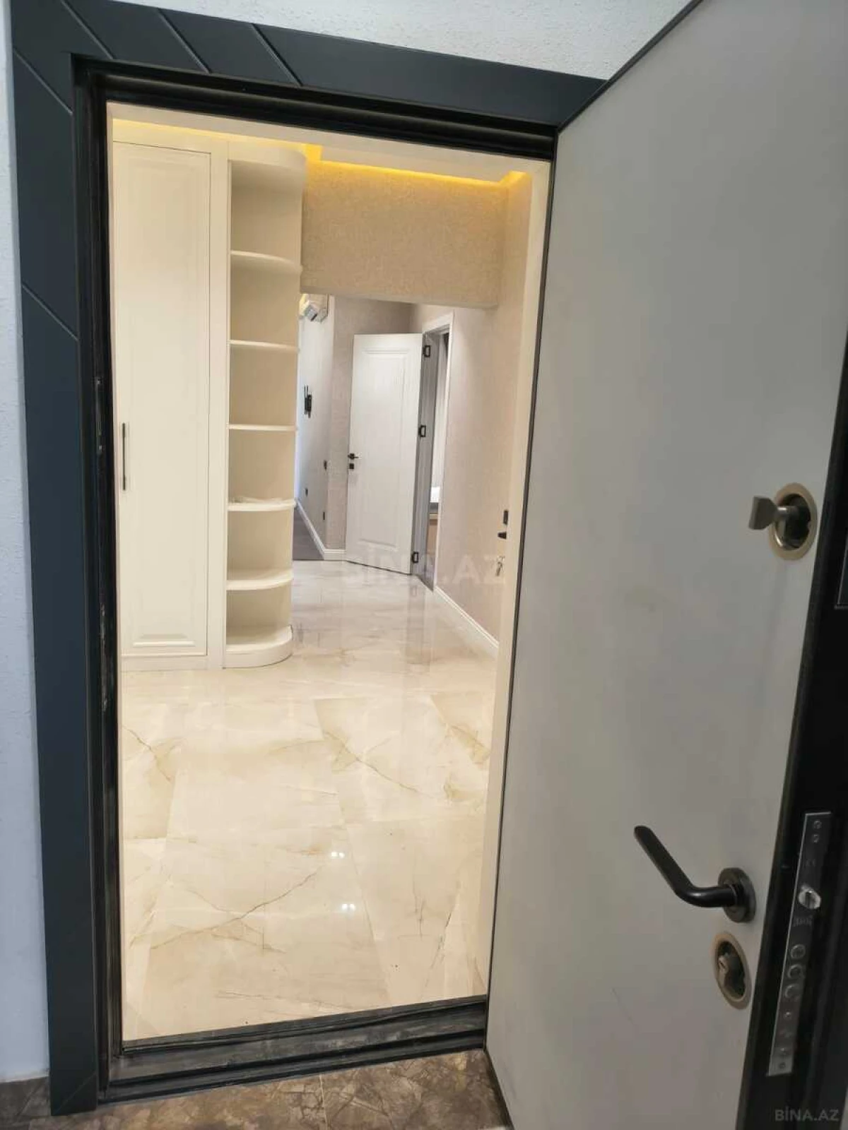Kirayə verilir 2 otaqlı mənzil 86 m²