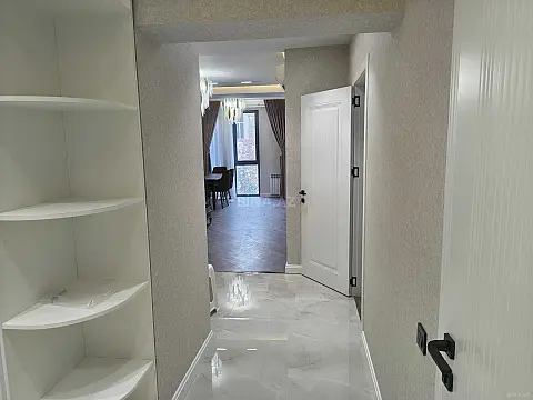 Kirayə verilir 2 otaqlı mənzil 86 m²