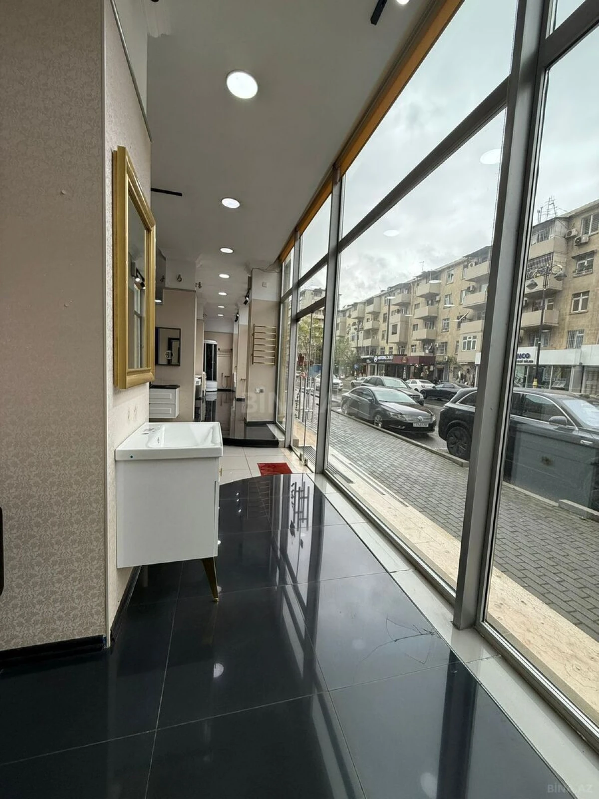 Satılır obyekt 650 m²