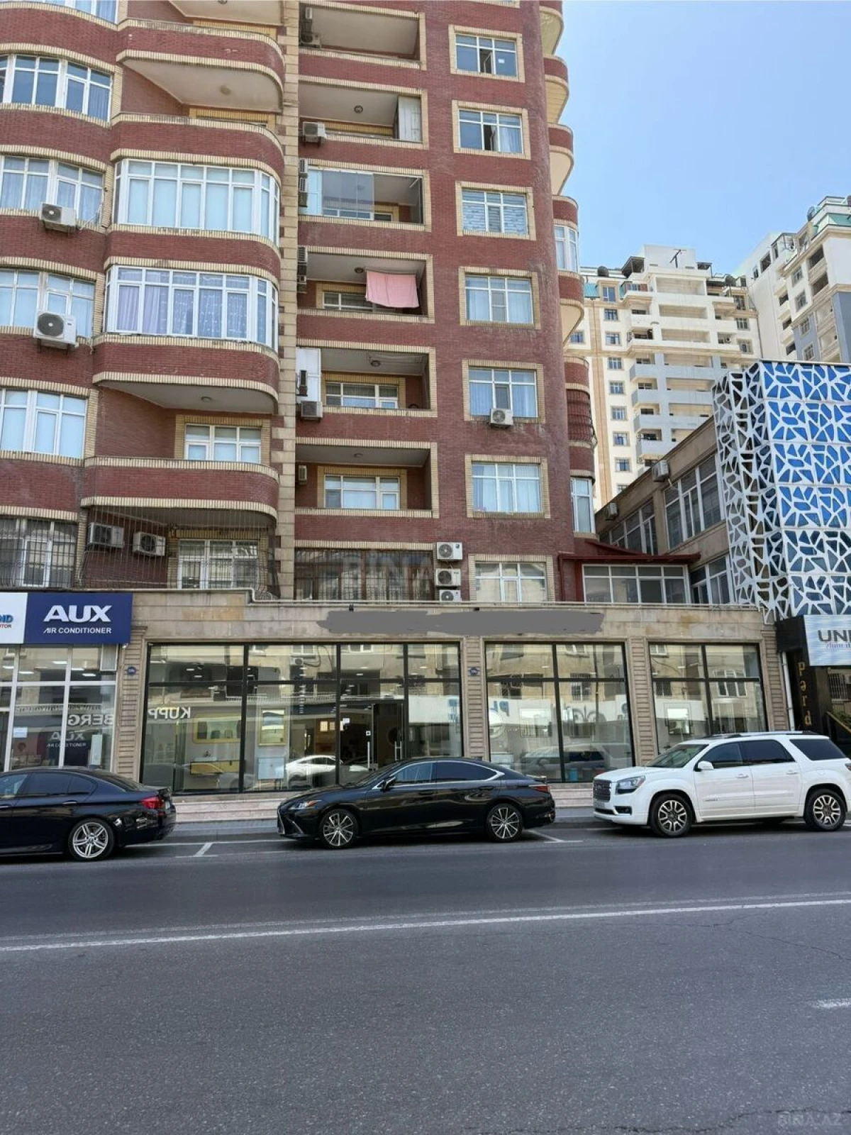 Satılır obyekt 650 m²