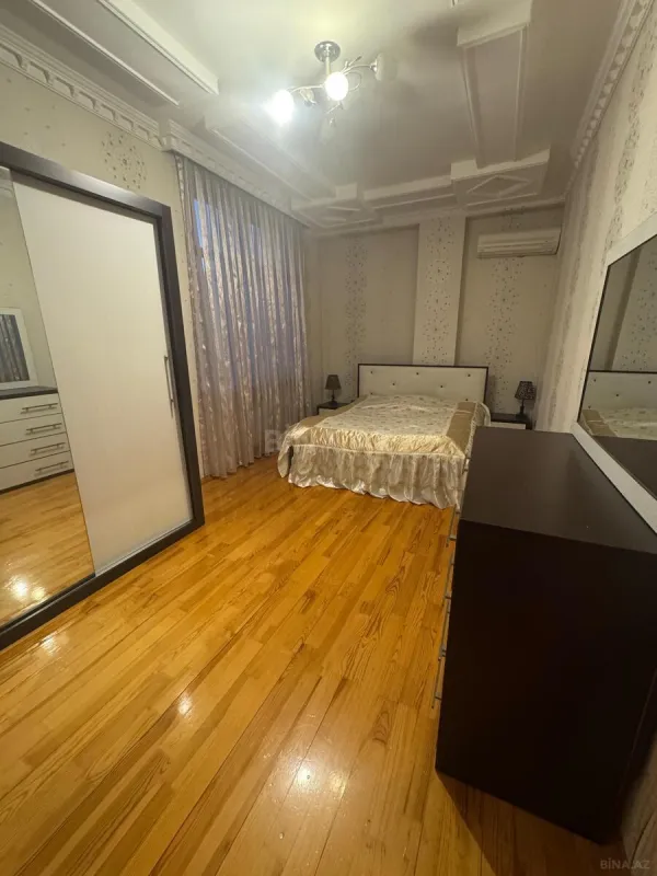 Kirayə verilir 2 otaqlı mənzil 90 m²