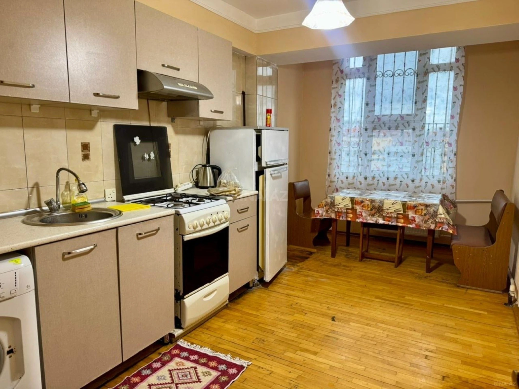 Kirayə verilir 2 otaqlı mənzil 60 m²