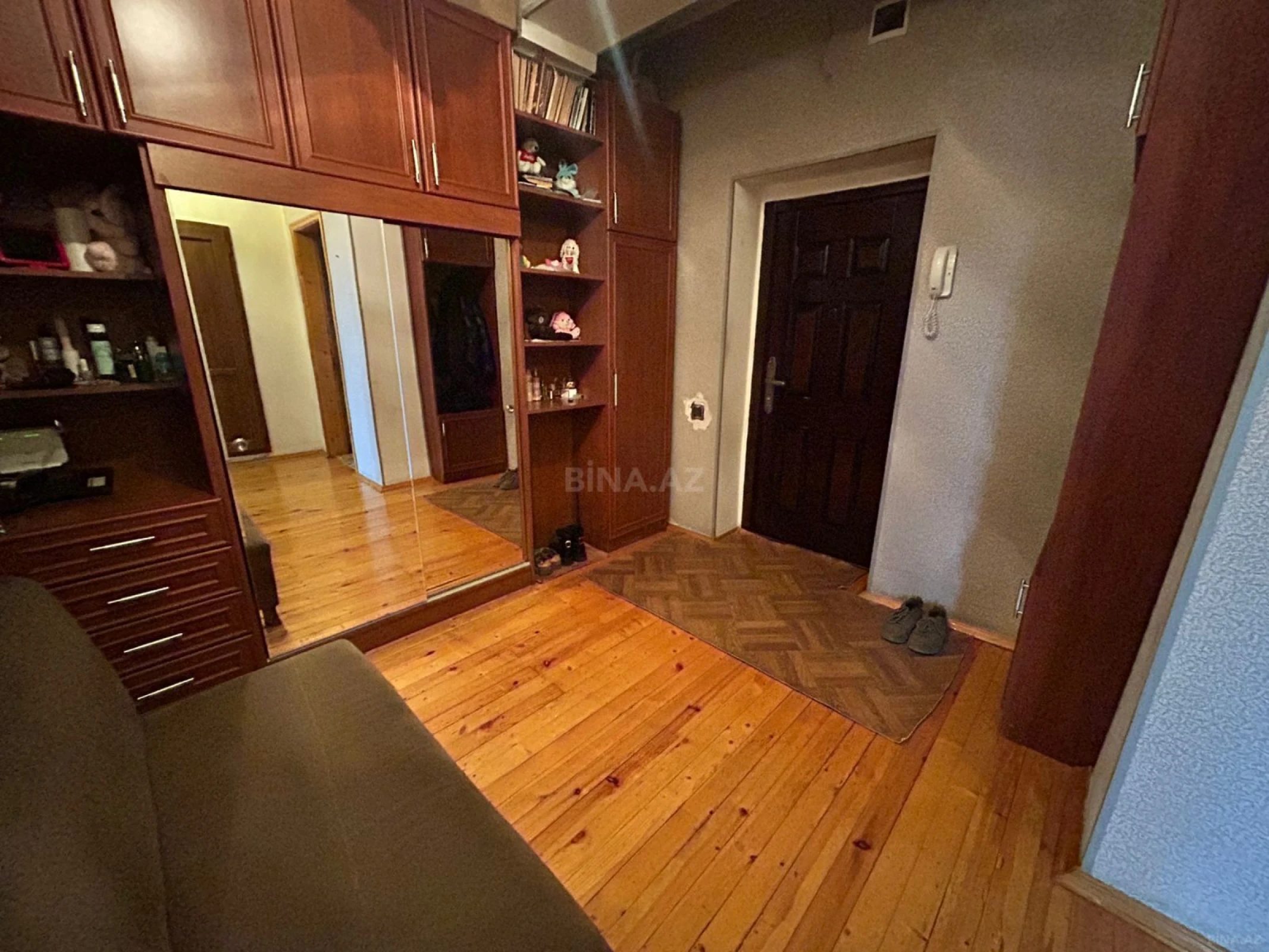 Satılır 2 otaqlı mənzil 80 m²