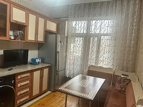 Satılır 2 otaqlı mənzil 80 m²