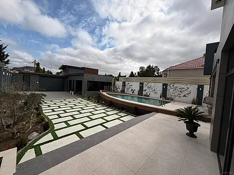 Satılır 4 otaqlı həyət evi 260 m²