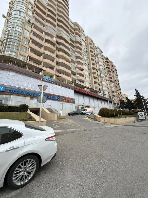 Satılır 5 otaqlı mənzil 202 m²