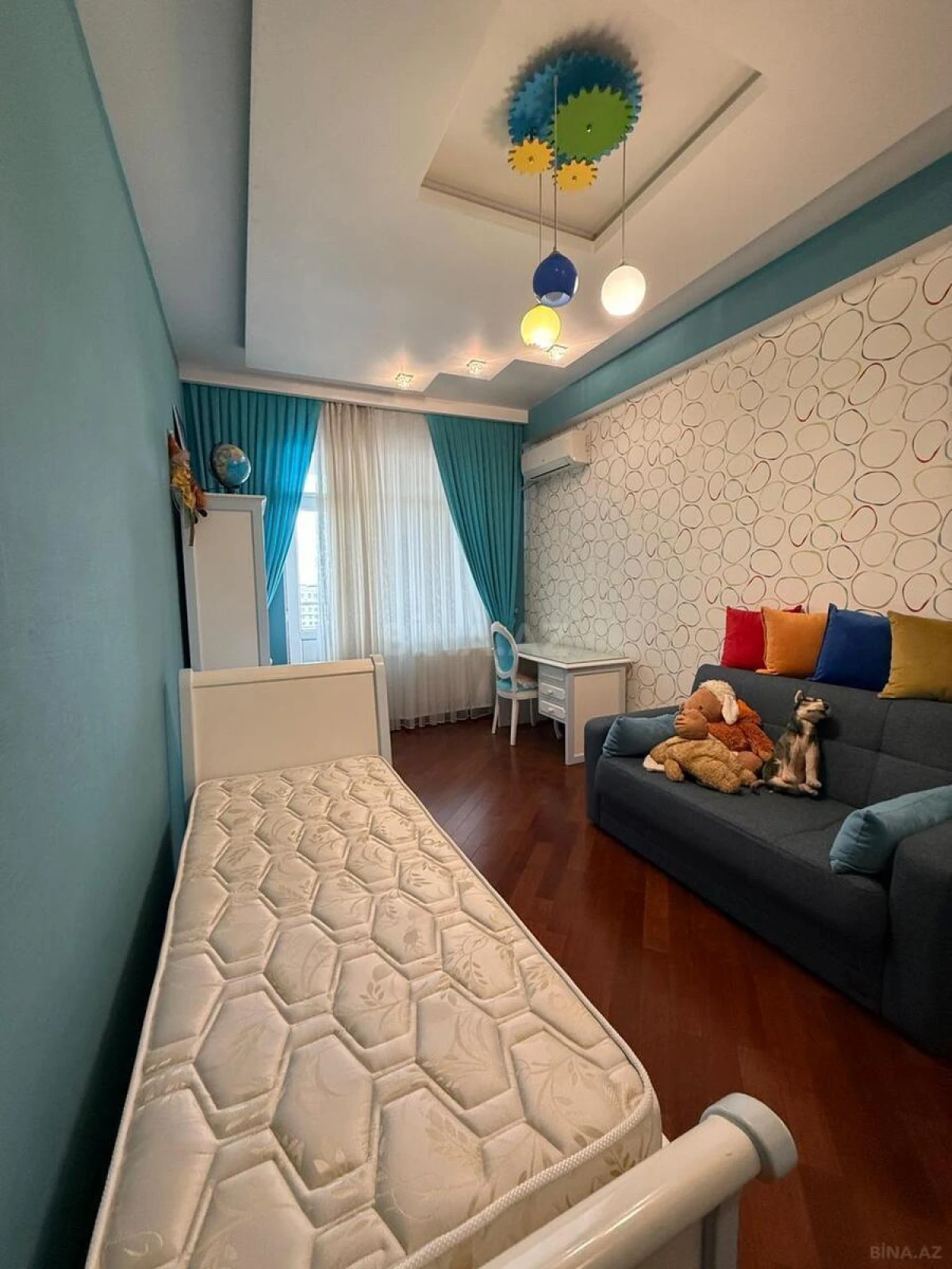 Satılır 5 otaqlı mənzil 202 m²