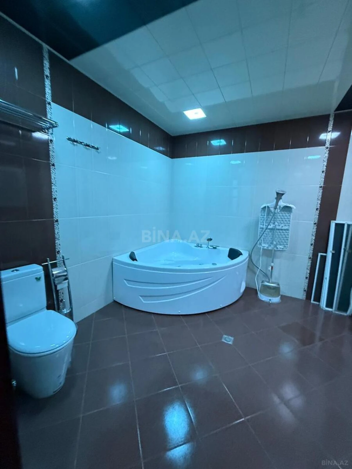 Satılır 5 otaqlı mənzil 202 m²