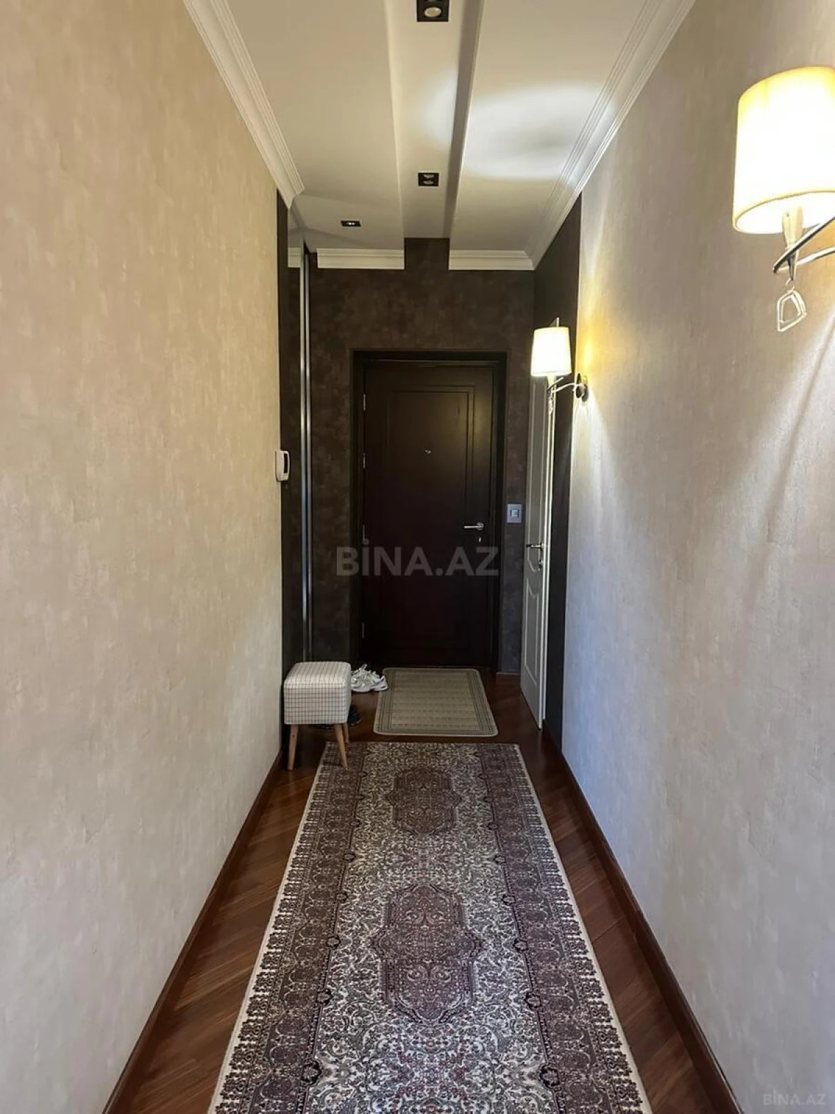 Kirayə verilir 2 otaqlı mənzil 90 m²