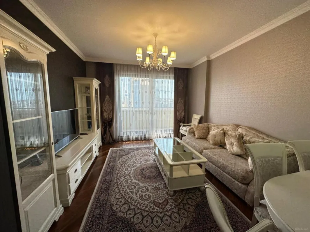 Kirayə verilir 2 otaqlı mənzil 90 m²