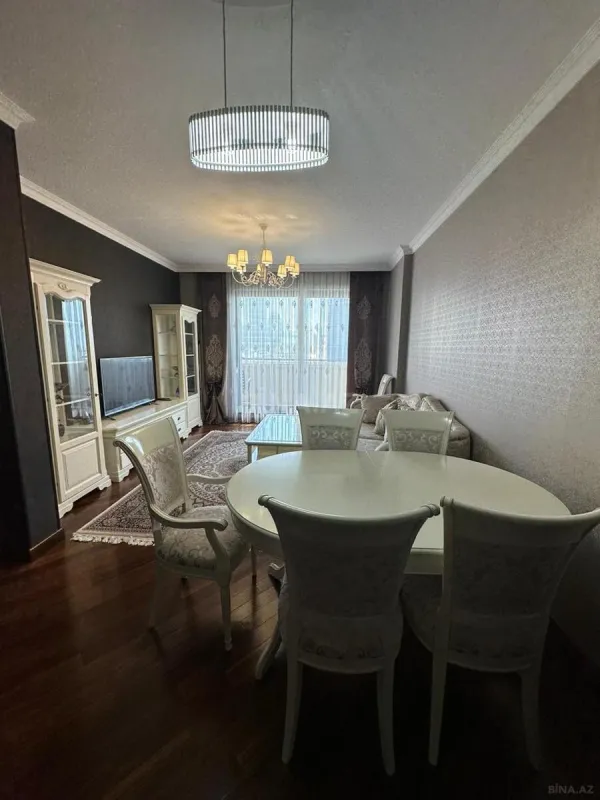 Kirayə verilir 2 otaqlı mənzil 90 m²