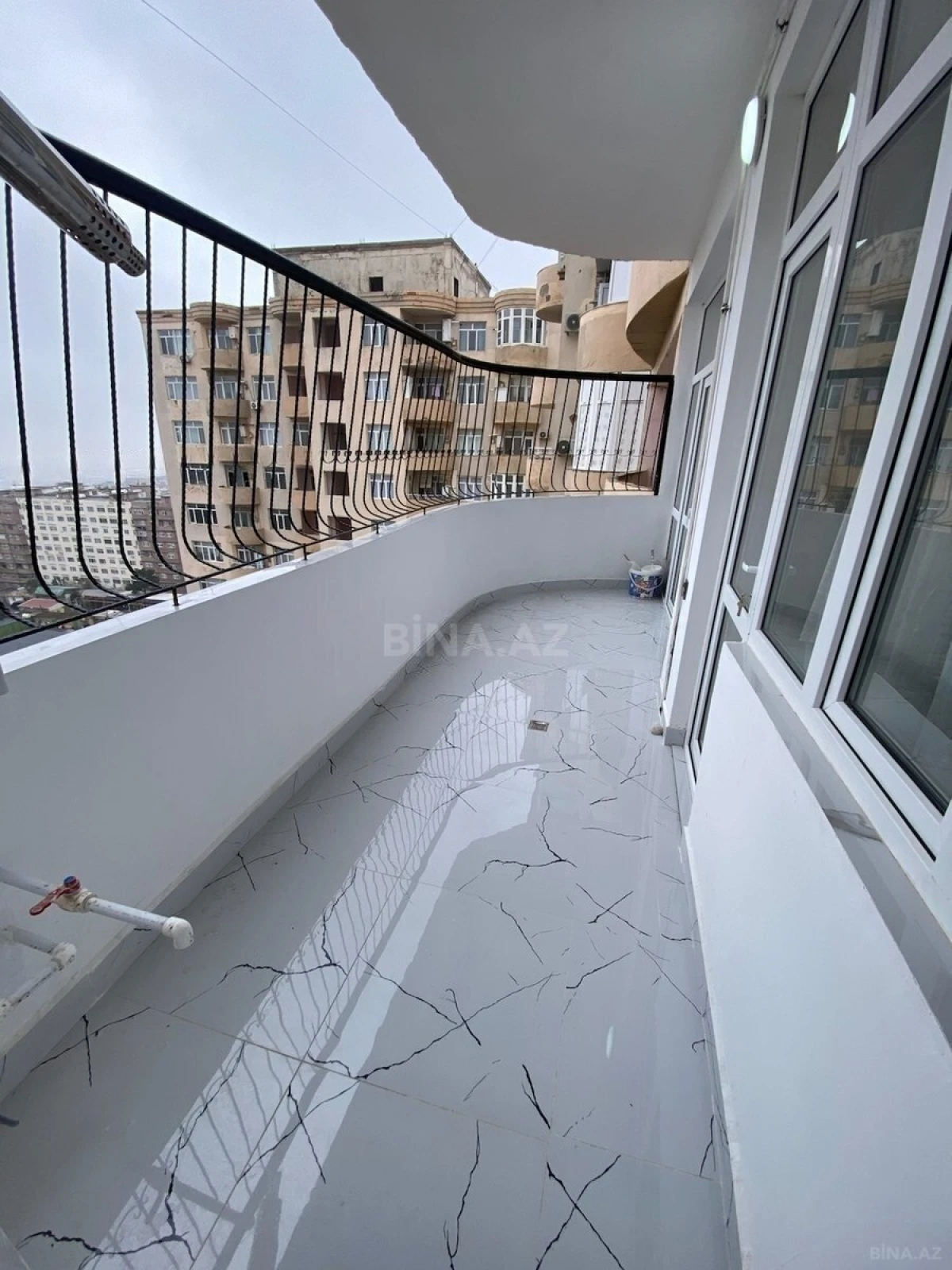 Satılır 2 otaqlı mənzil 86 m²