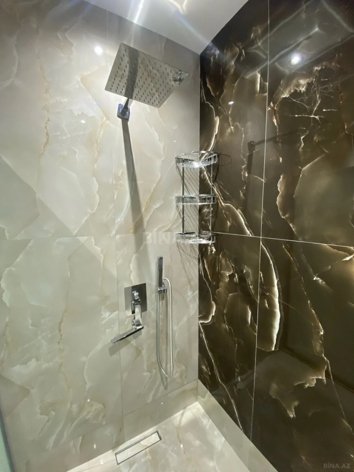 Satılır 2 otaqlı mənzil 86 m²